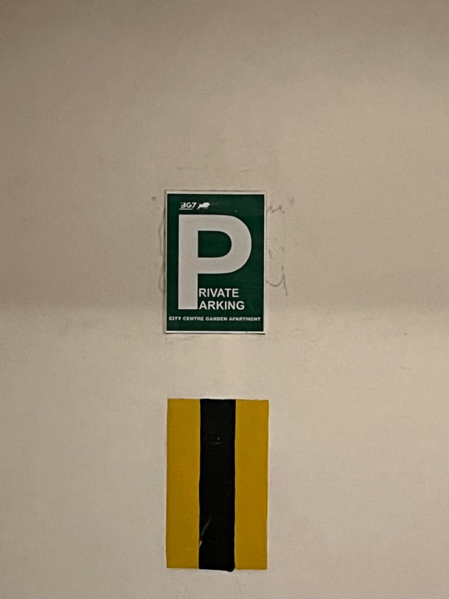 City Centre Apartment With Parking Praga Zewnętrze zdjęcie