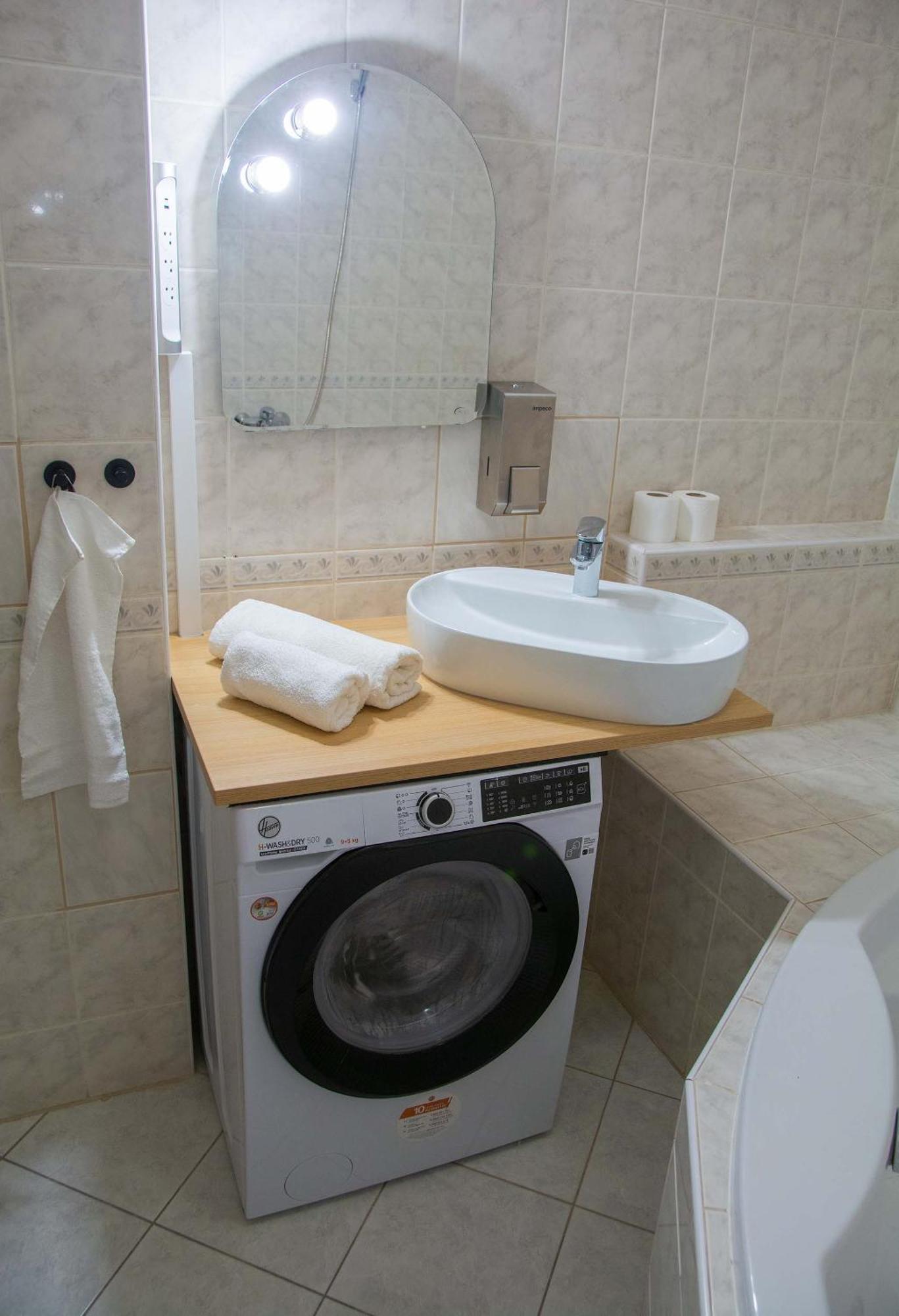 City Centre Apartment With Parking Praga Zewnętrze zdjęcie