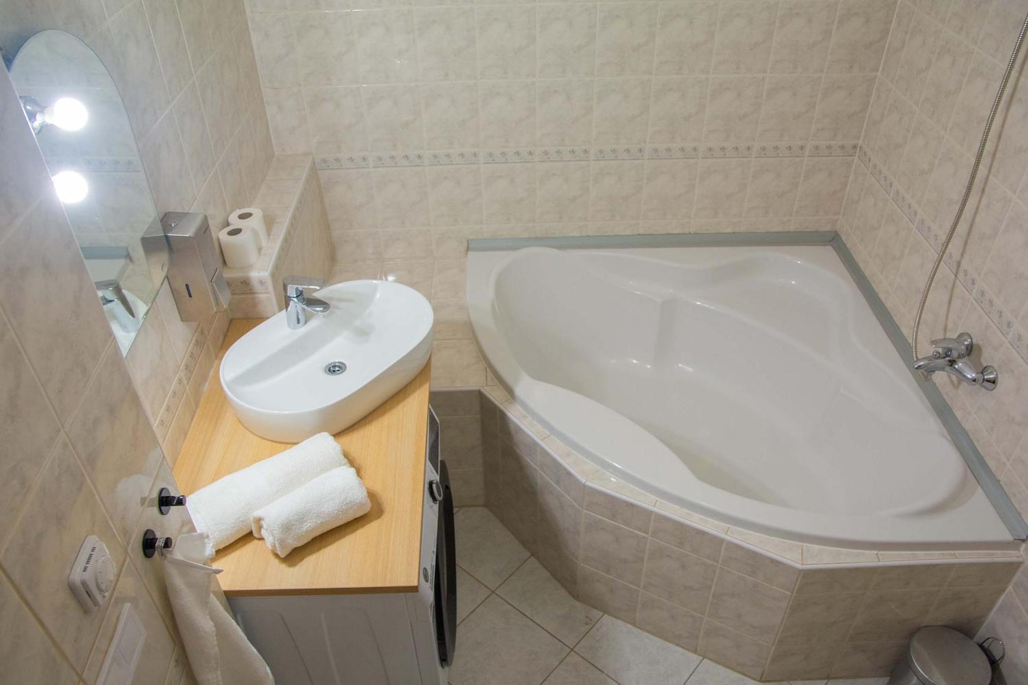 City Centre Apartment With Parking Praga Zewnętrze zdjęcie
